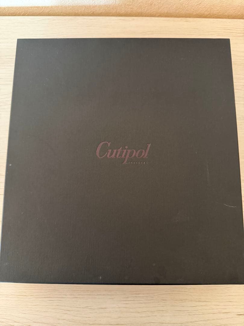 Cutipol クチポール　カラトリーセット　ホワイト×ゴールド