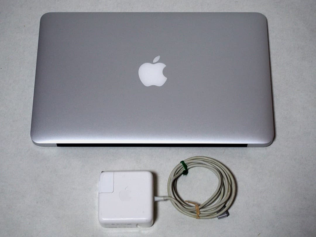 ⭐︎週末価格 美品 MacBook Air 2015 11インチ 4G/128G⭐︎