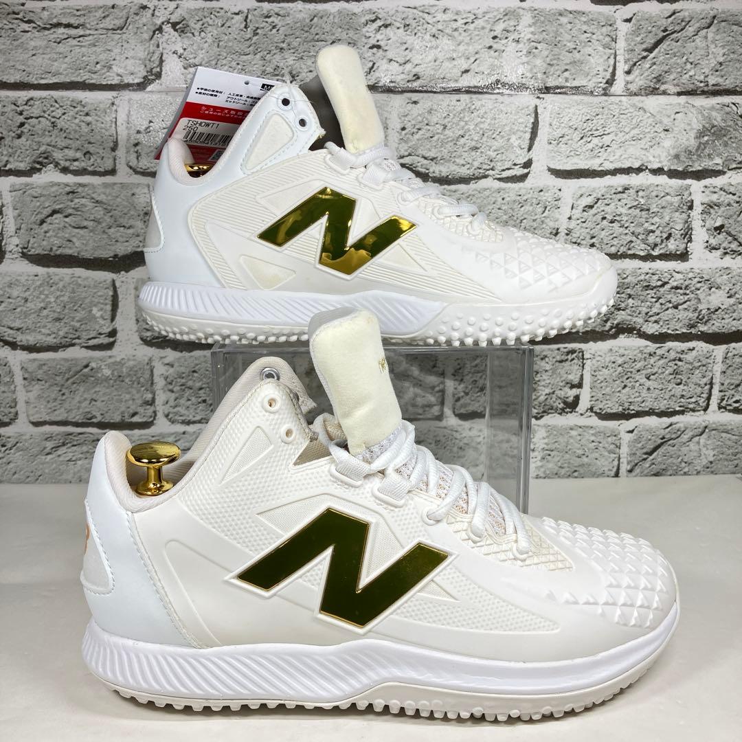 【試着程度】new balance 野球トレーニングシューズ スニーカー 金ロゴ