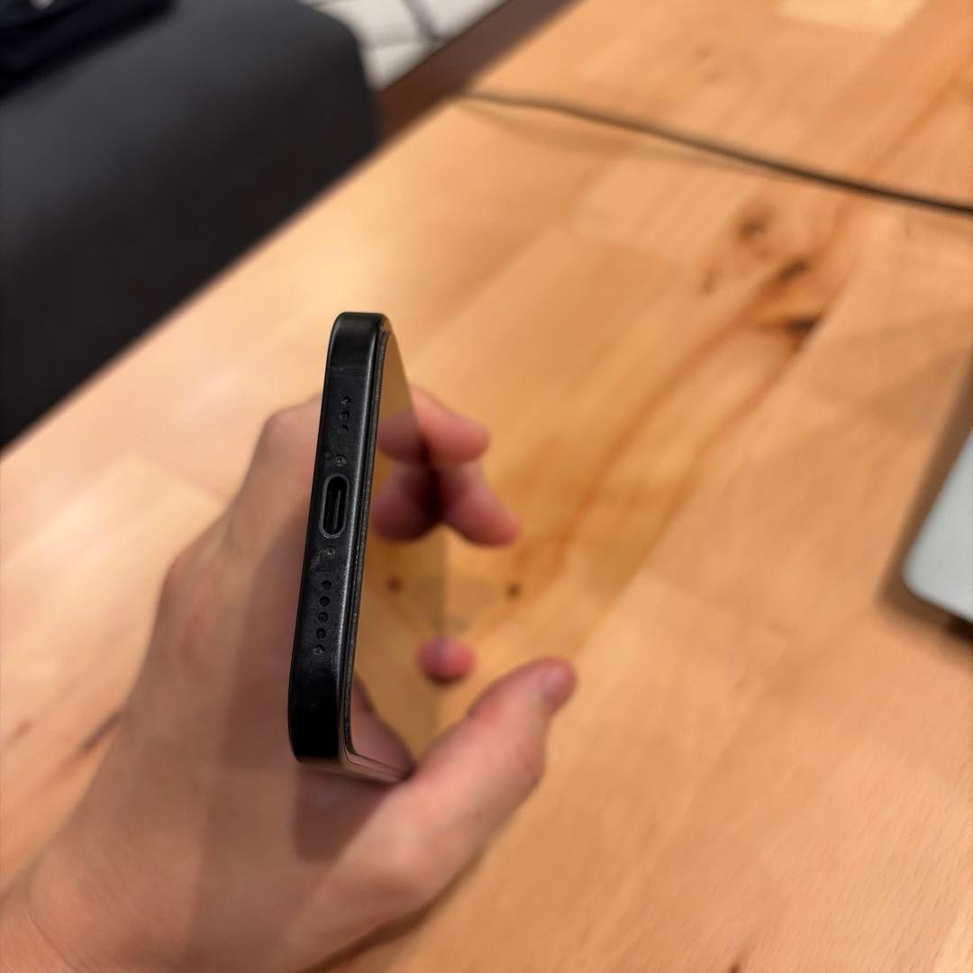 iPhone15 256G インカメラに傷ありSIMフリー