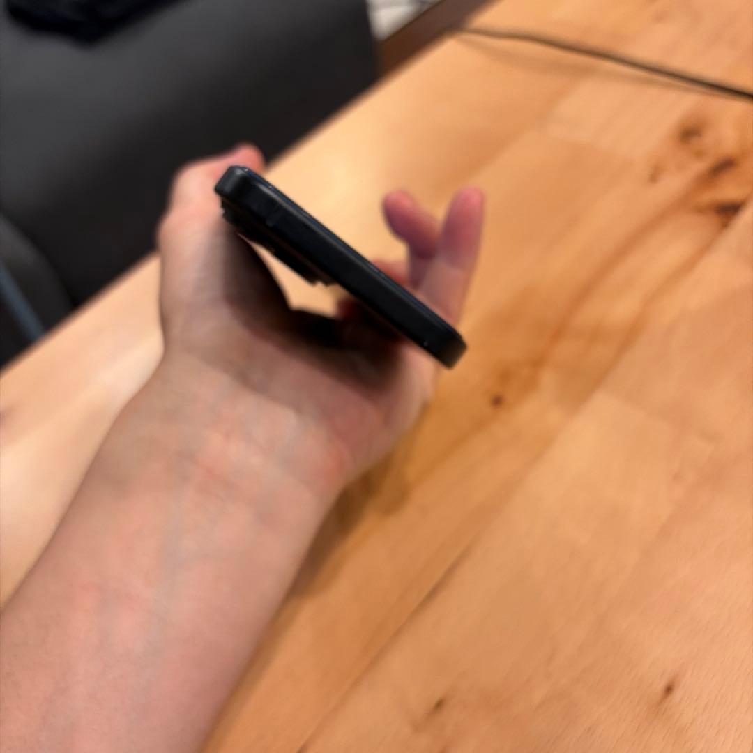 iPhone15 256G インカメラに傷ありSIMフリー