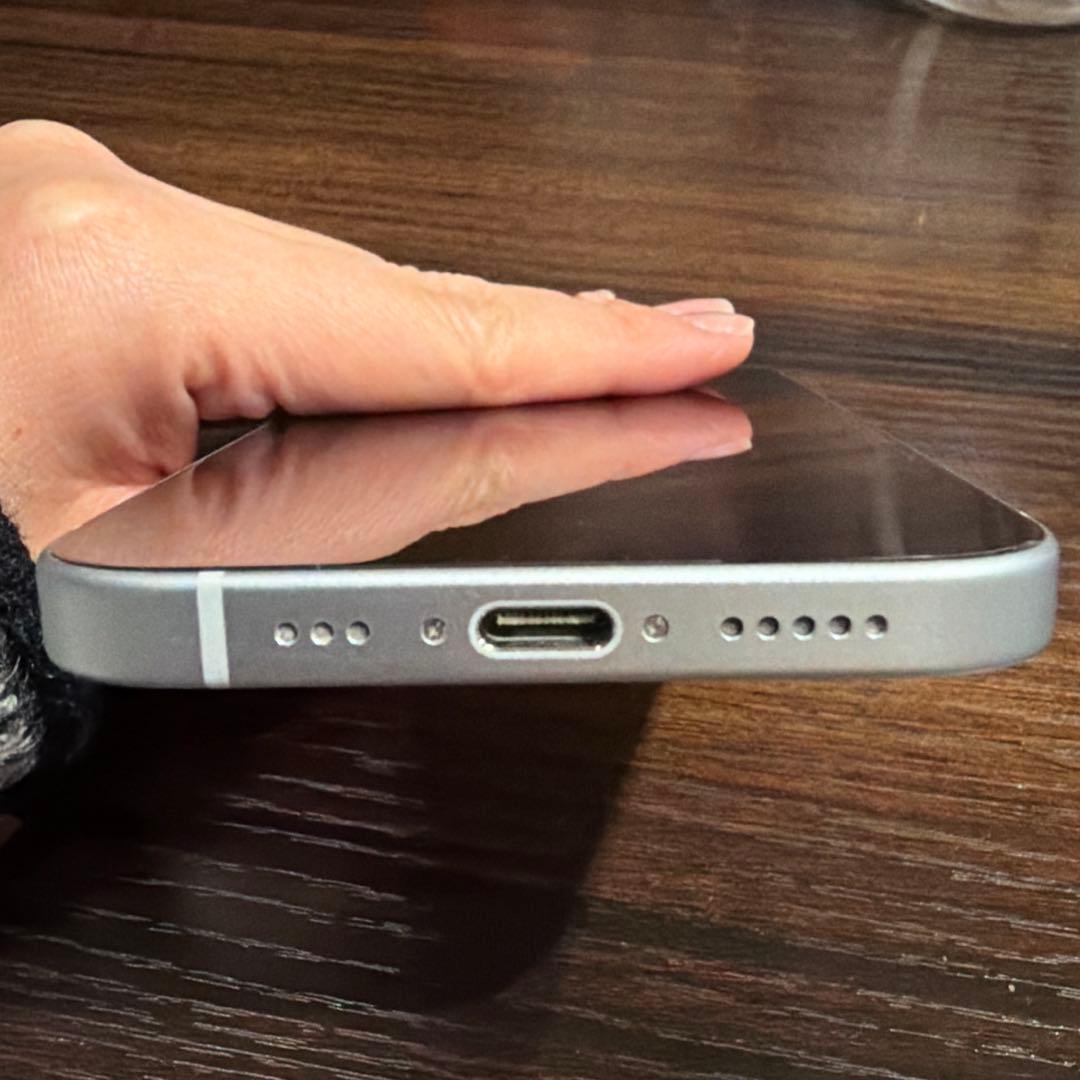 g*a様 SIMフリー　iPhone15 256GB ブルー　※わずかな傷あり