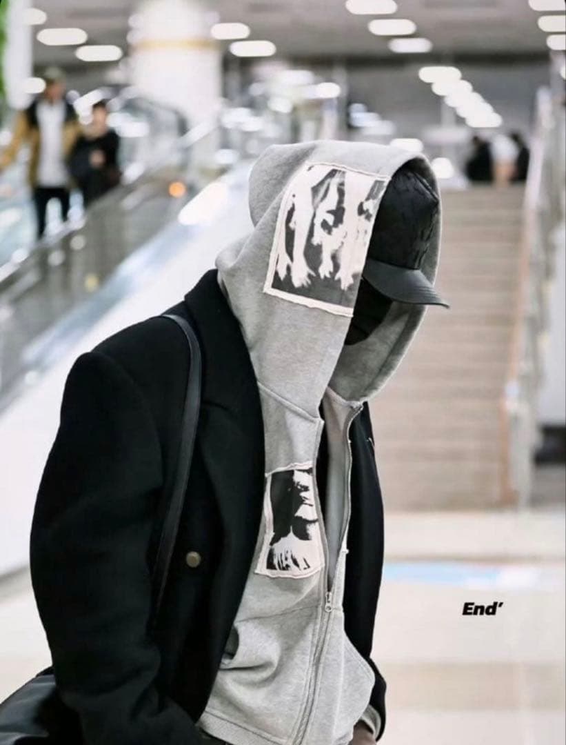 正規品✨NIKI着用✨ bastard ワッペン付きパンク風ジップジップパーカー