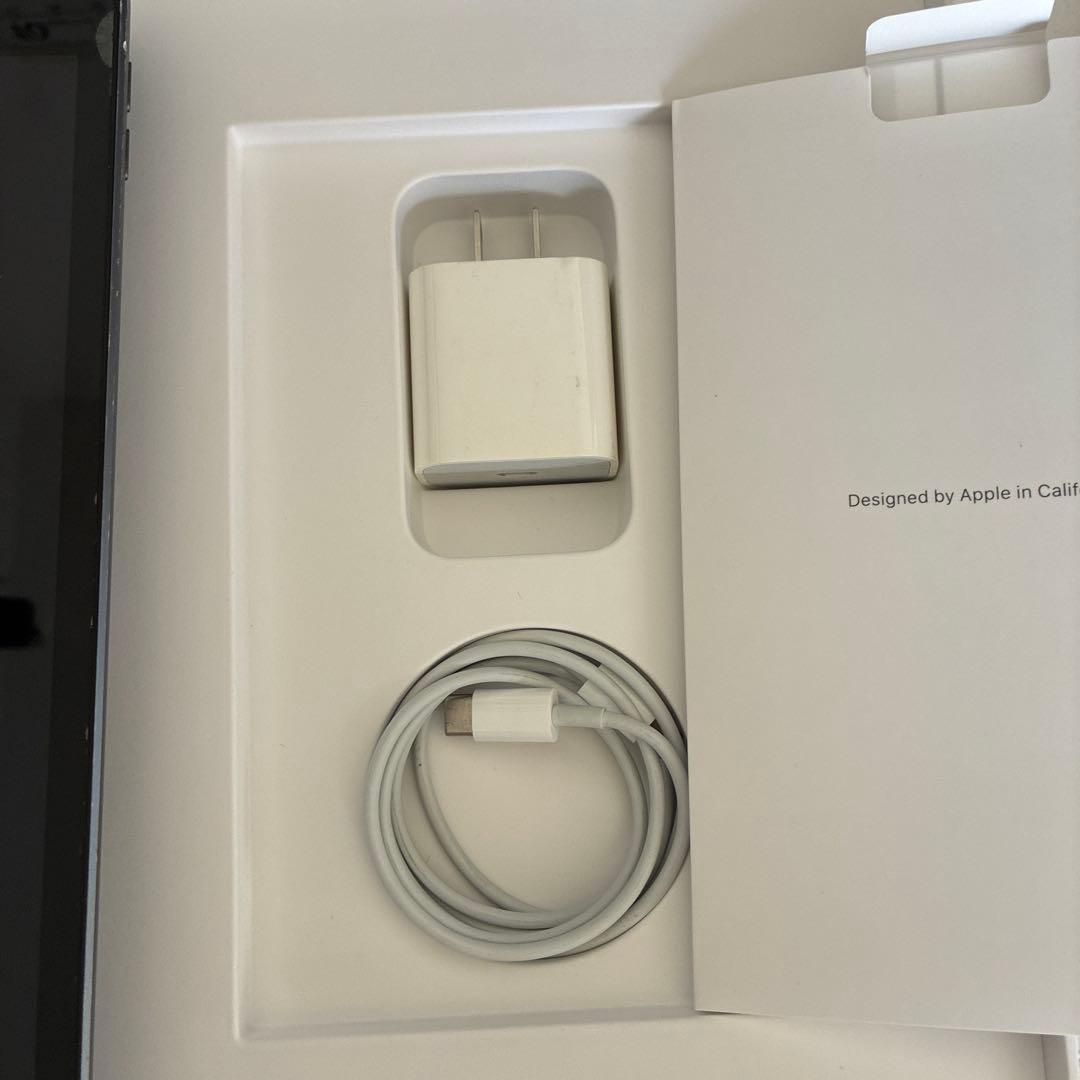 iPad第8世代　32Gセルラーモデル