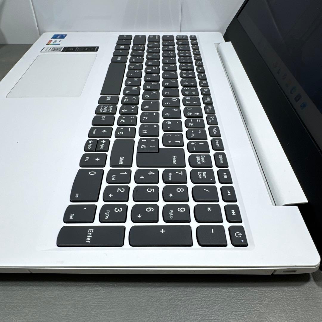 【高性能】レノボブリザードホワイト☘11世代i5☘NVMe256+1TB