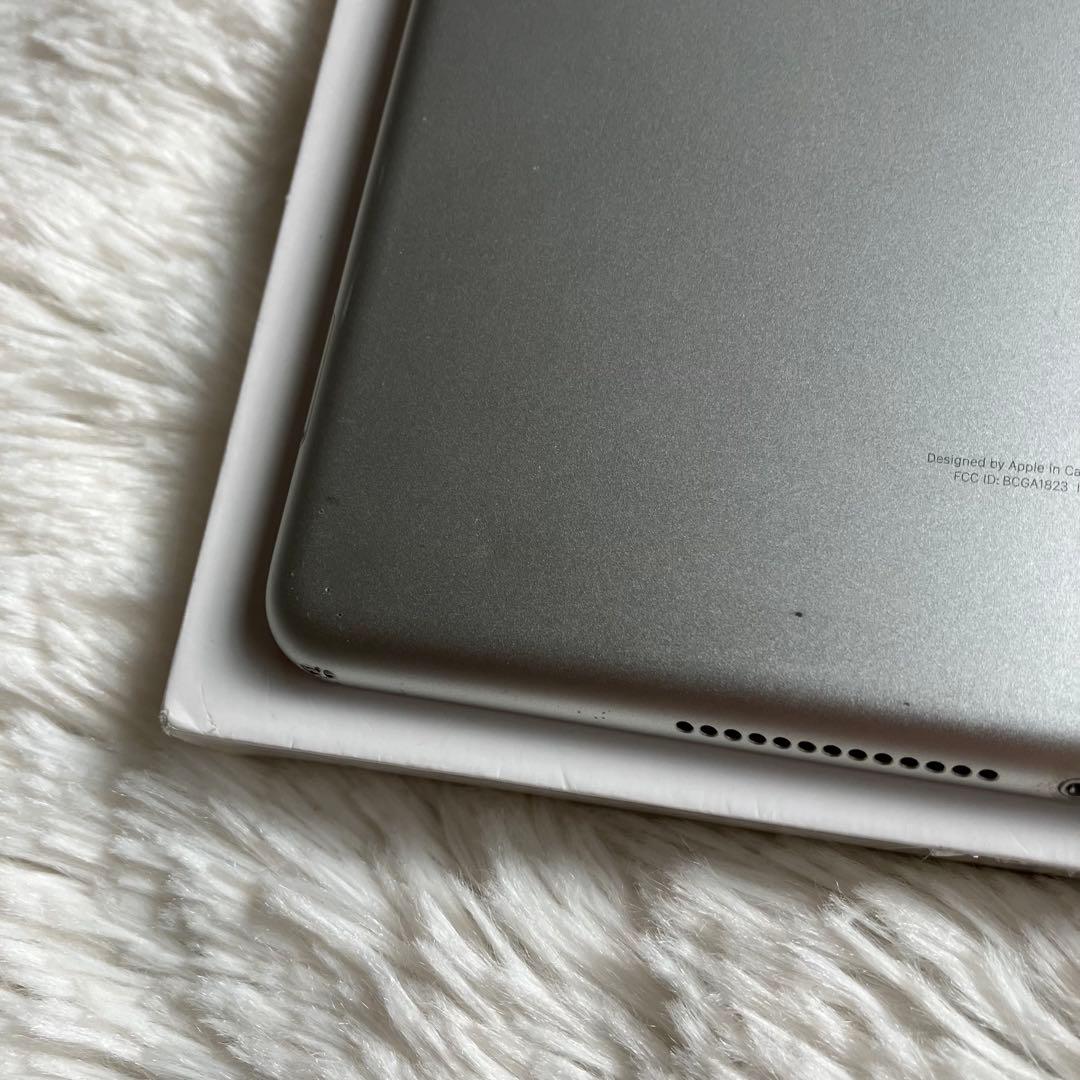 【完動品】iPad 第5世代 32GB SIMフリー【すぐ発送】