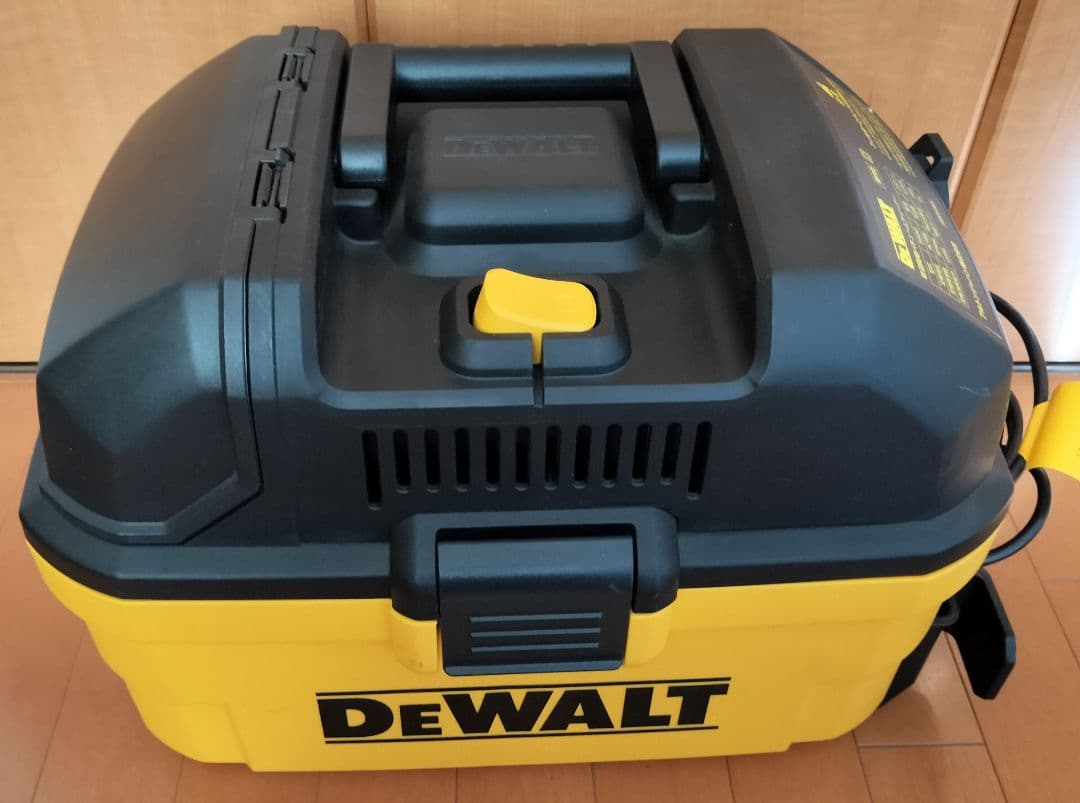 乾湿両用 バキュームクリーナー 掃除機 デウォルト DeWALT DXV04T