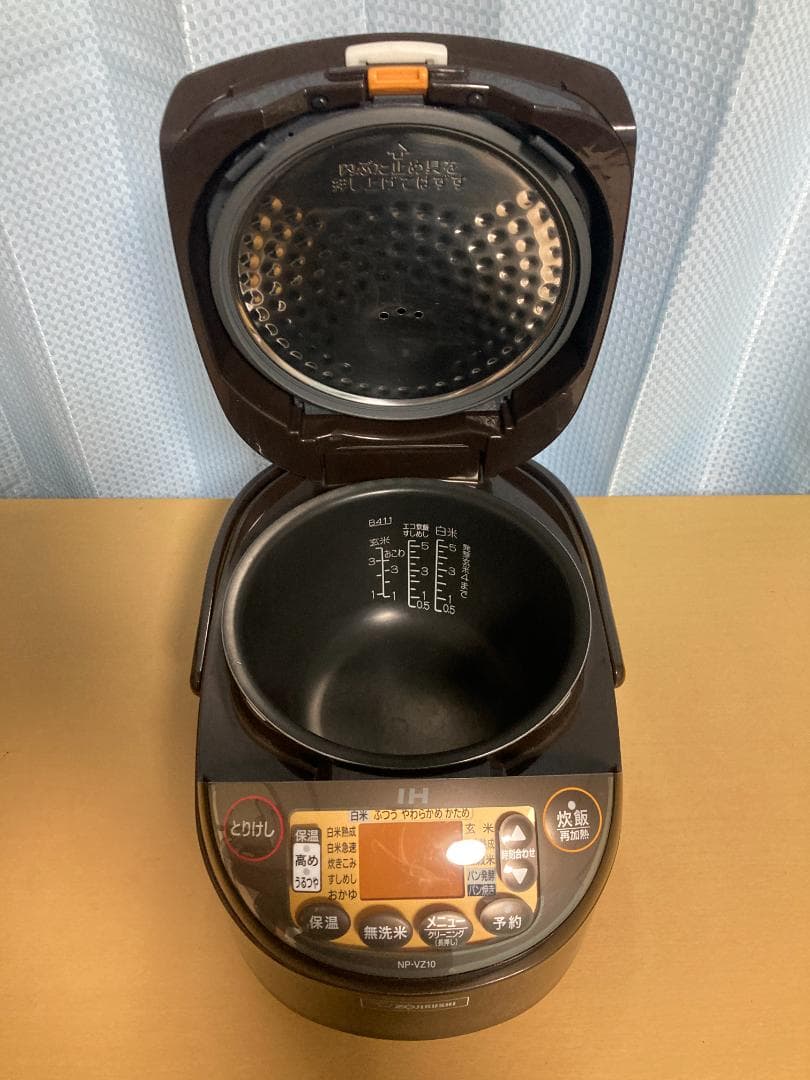 ★★2018 年製 Zojirushi NP-VZ10 炊飯器 5.5合★001