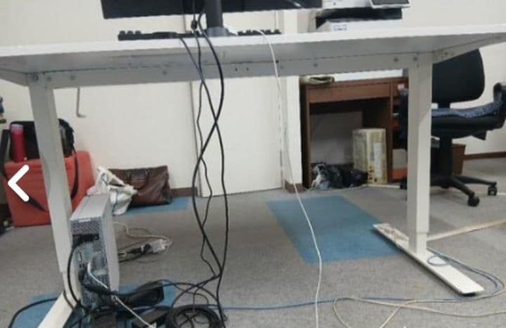 【至急!!閉店の為2月中旬まで！】IKEA TROTTEN ホワイトデスク