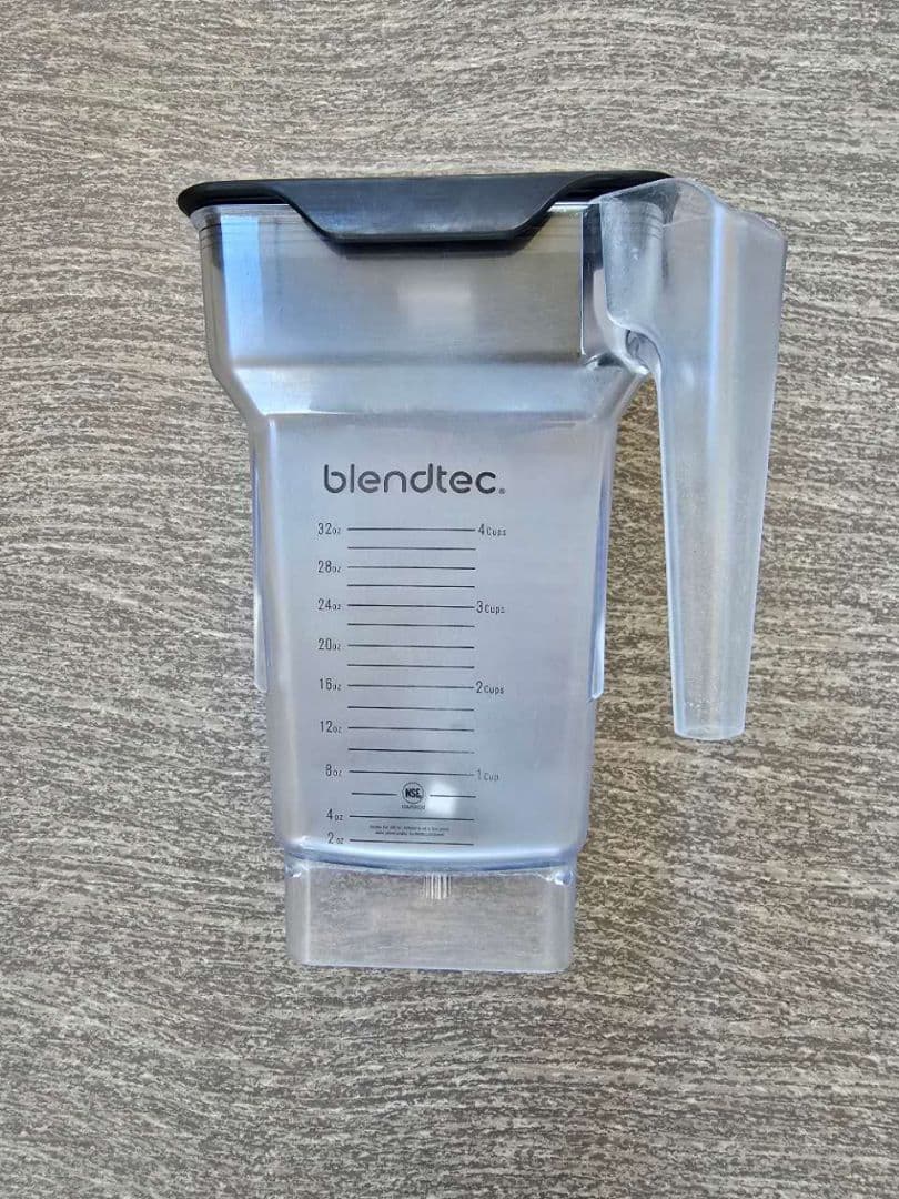 新春特別初売　ブレンダー専用ジャグ２個付 Connoisseur 825