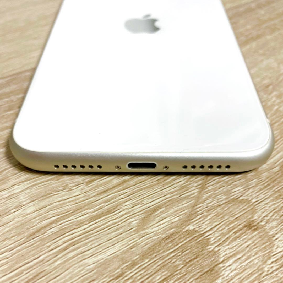 iPhone 11 ホワイト 64GB SIMフリー MWLU2J/A