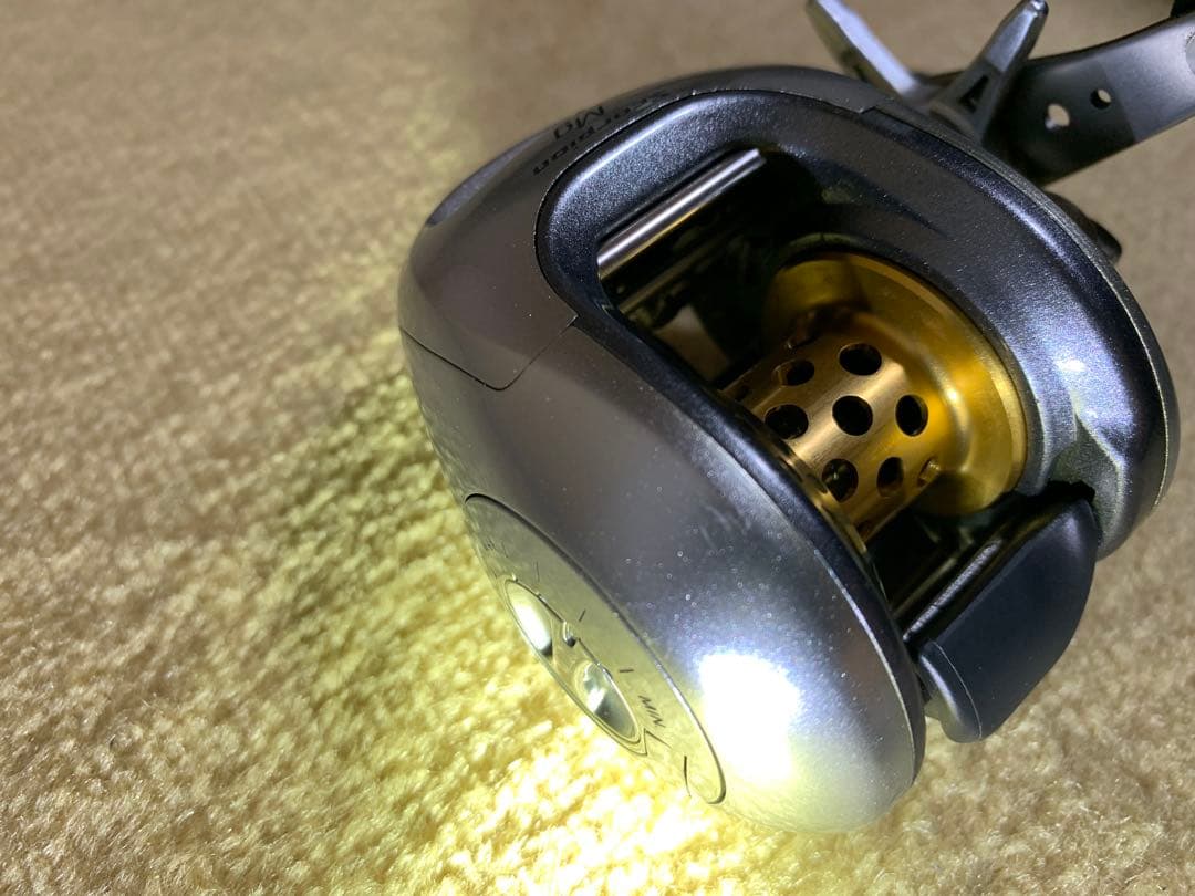 美品　Scorpion Mg 1000 ベイトリール