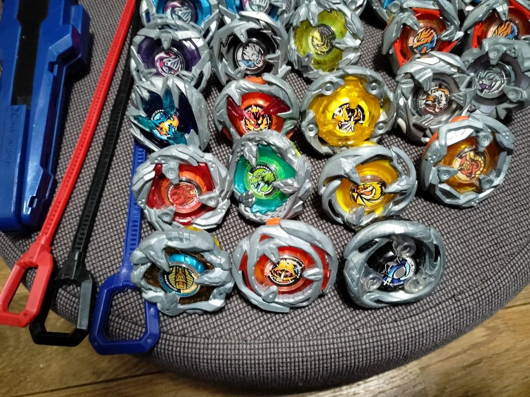 モ*ト様 ベイブレードX　セット 32個 & ランチャー　まとめ　大量　卒業