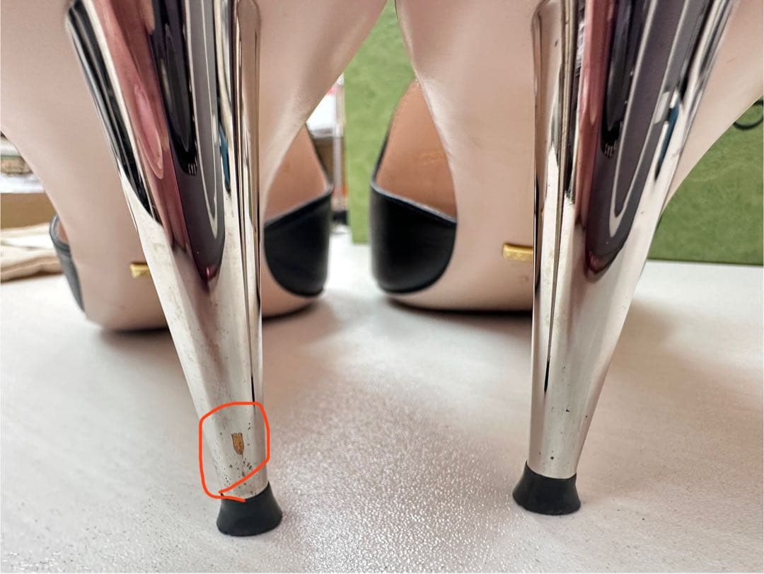 GUCCI (グッチ) GG ロゴ ブロンディ レザーサンダル 723391