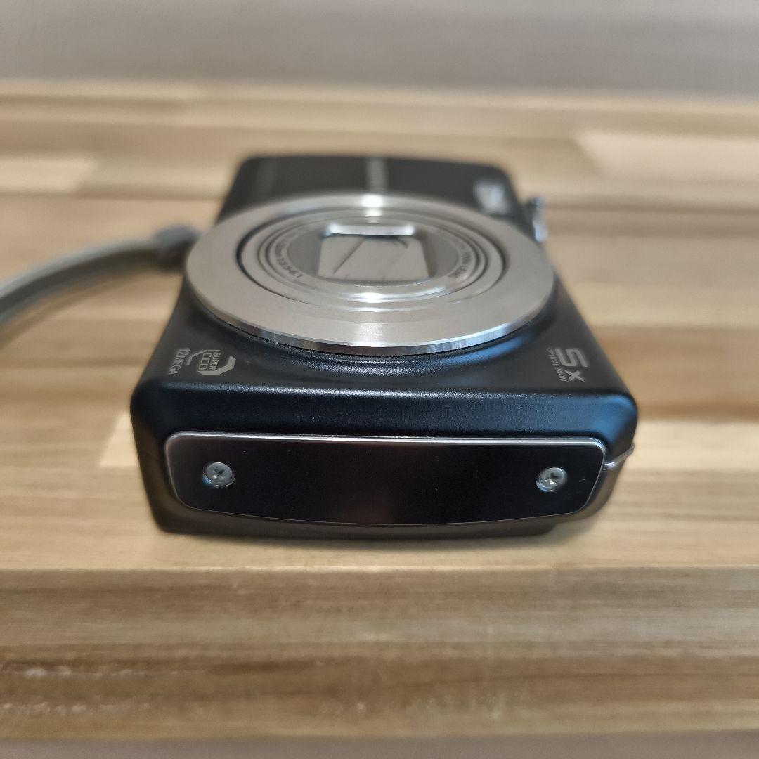 良品　FUJIFILM FINEPIX F100 fd コンパクトデジタルカメラ