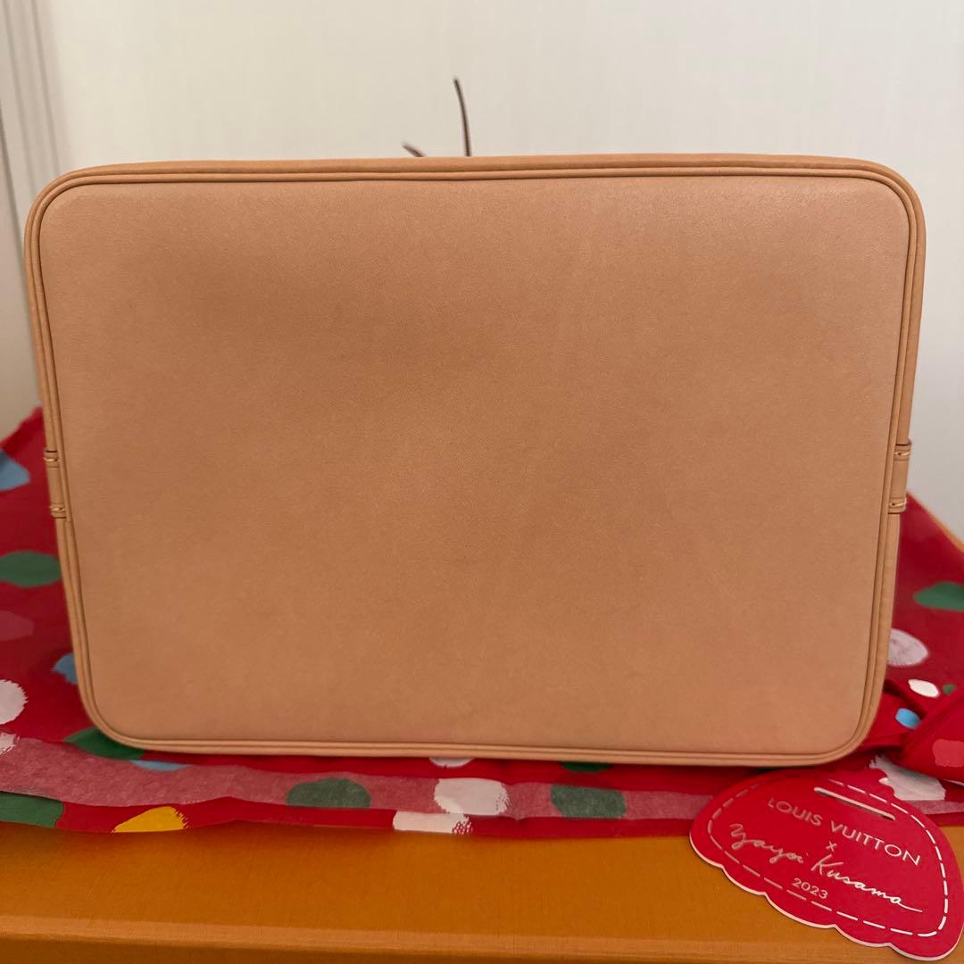 ルイヴィトン✖️草間彌生　ノエ　ショルダーバック