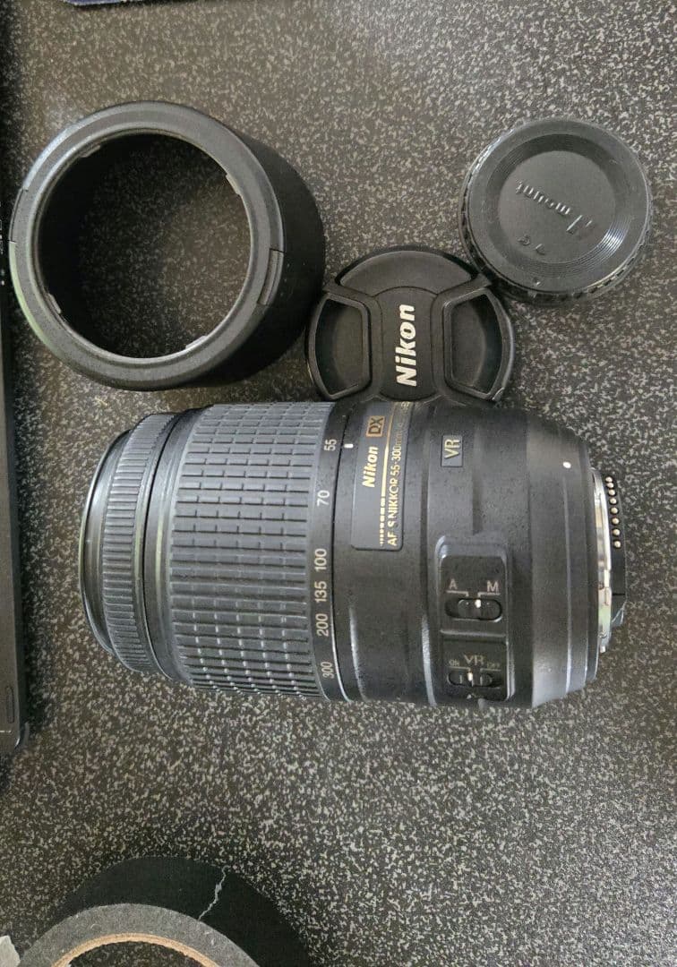Nikon AF-S 55-300mm　ズームレンズ　手振れ補正付き