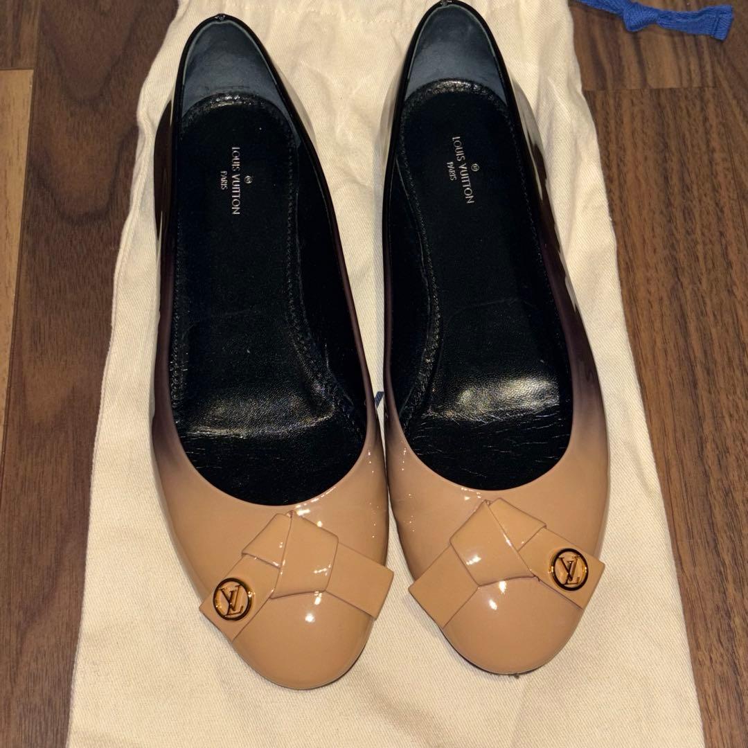 LOUIS VUITTON エナメル フラットシューズ