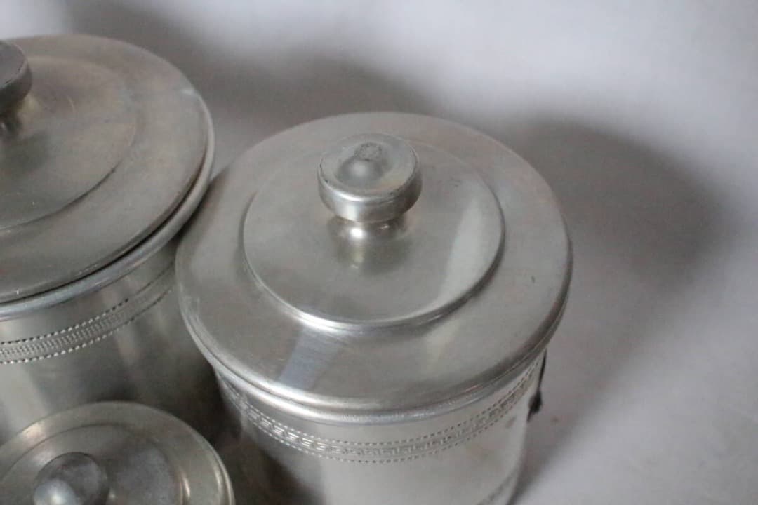 フランス アンティーク 古いアルミ製のキャニスター 入れ子タイプ 5個セット