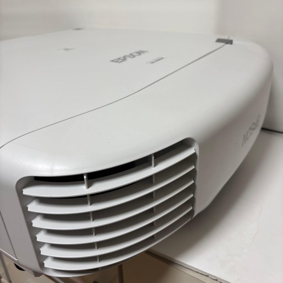 Epson EB-L1500UH・12,000ルーメン