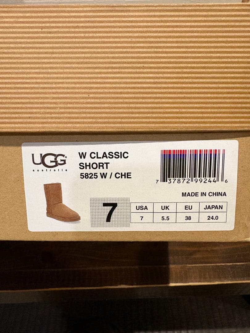 【新品未使用】UGG アグ ムートンブーツ　W CLASSIC SHORT 7