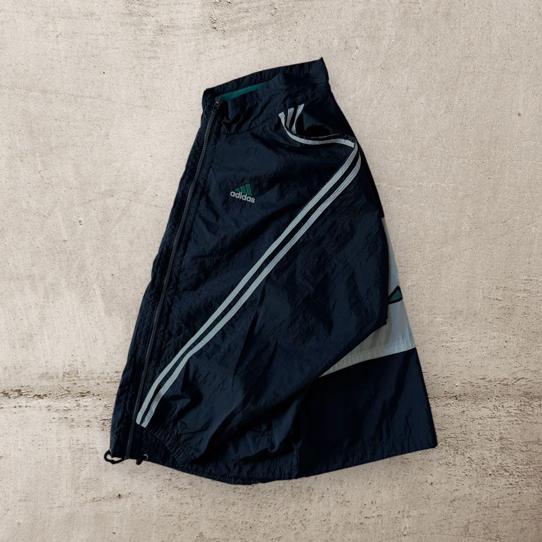 美品アディダス90sナイロンジャケットパフォーマンスロゴ刺繍ドローコード短丈古着