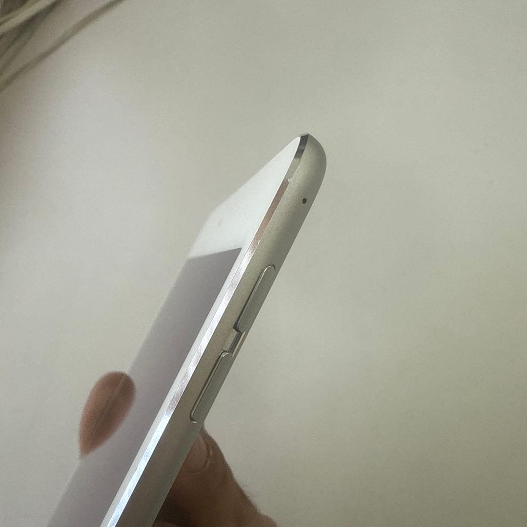 【美品】iPad mini4 128GB シルバー