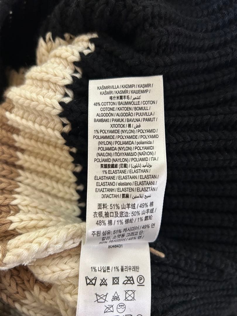 BURBERRY バーバリー カシミア混紡ストライプ柄Vネックセーター