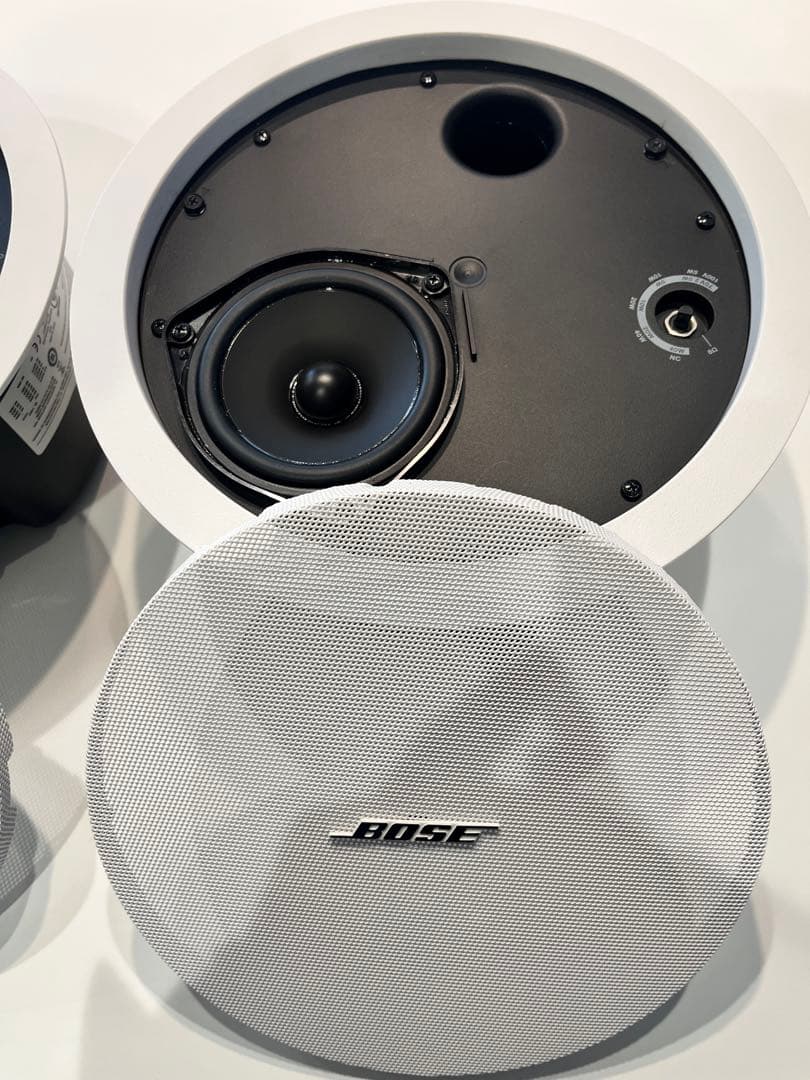 BOSE　DS40F ホワイト　天井埋め込みスピーカー 2台セット①