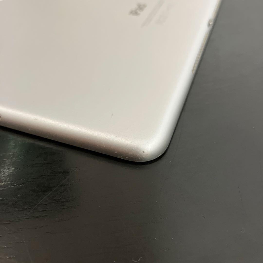 Apple iPad Air2 第2世代128GB シルバー　セルラーモデル