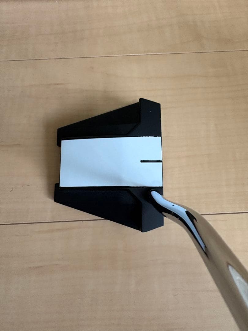 【M子】WHITE HOT VERSA TWELVE パター　レフティ