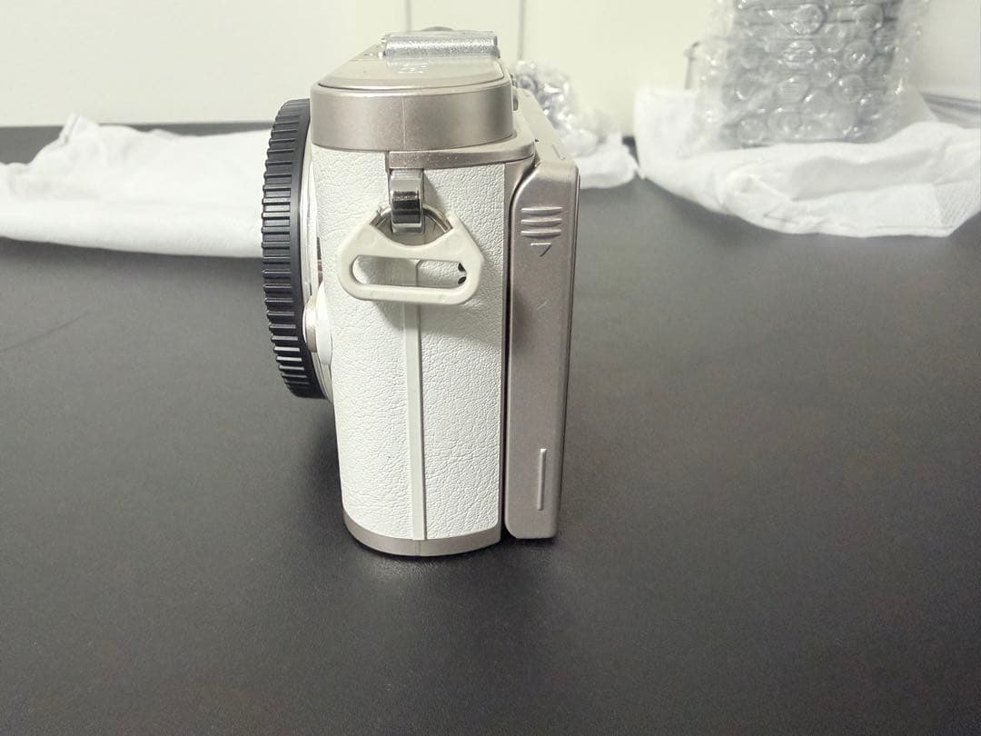 OLYMPUS PEN E-PL10 ホワイト ダブルズームキット