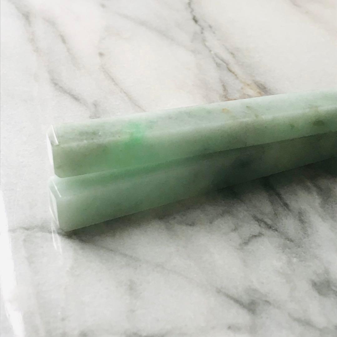 【O1190-001】翡翠　ミャンマー産　一点もの　インテリア　お箸　箸立て