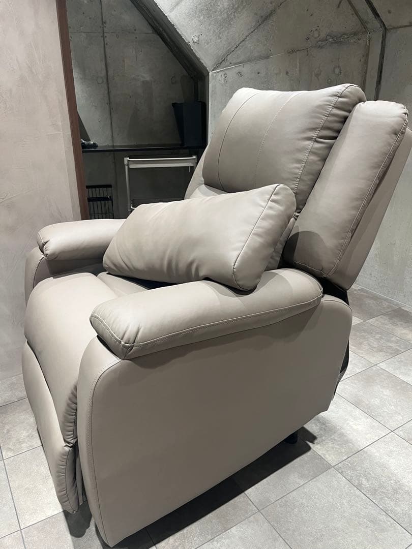 電動垂直昇降リクライニングチェア旧型 グレージュ&可動式ネイルテーブルのセット