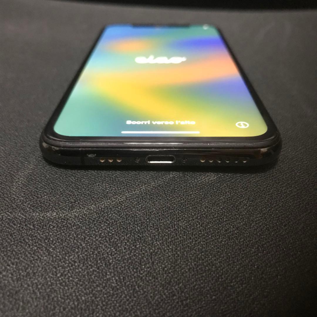 【美品】iPhone Xs 64GB SIMフリー スペースグレー 本体のみ
