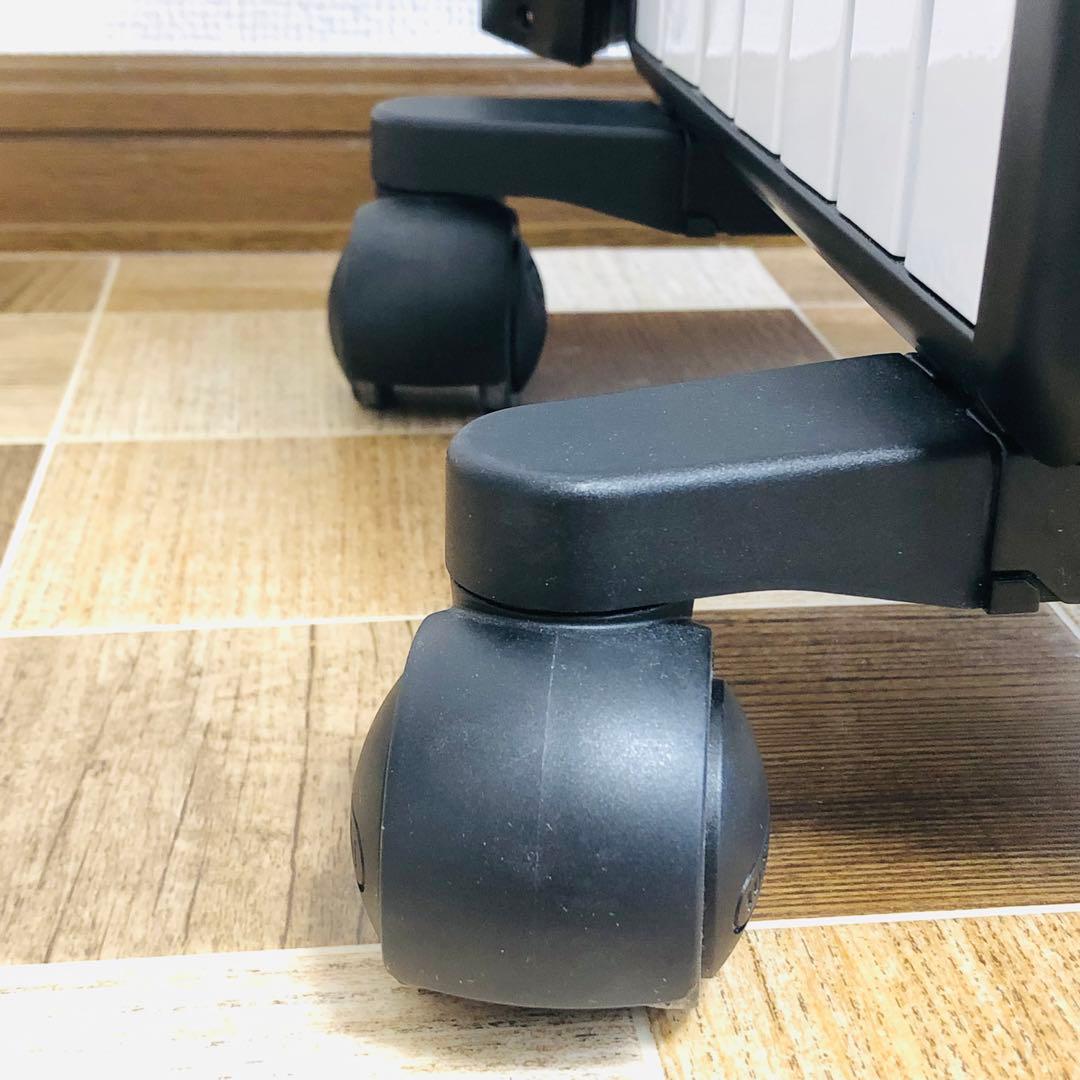 【美品】DeLonghi オイルヒーター （6-8畳）MDHS09-BK