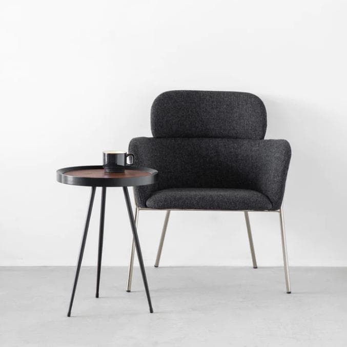 丸テーブル 三ツ足ラウンドサイドテーブル カフェテーブル 素材：ウォルナット