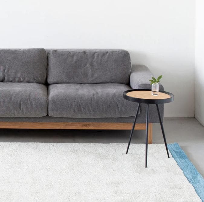 丸テーブル 三ツ足ラウンドサイドテーブル カフェテーブル 素材：ウォルナット