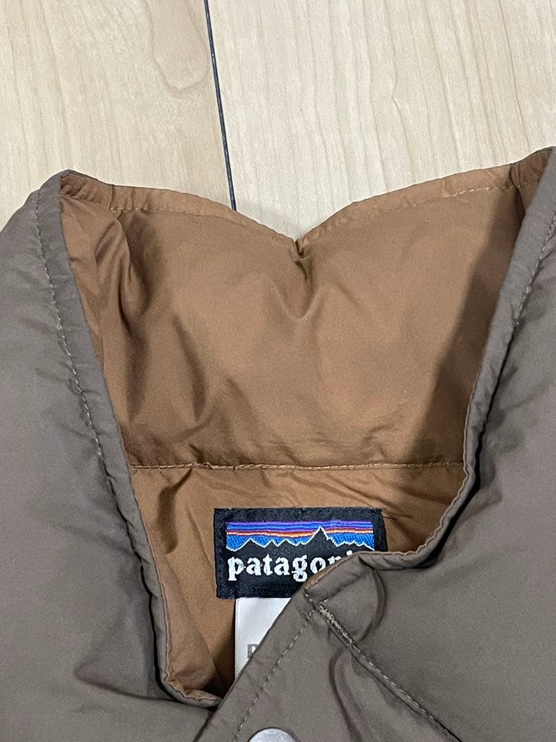 Patagoniaパタゴニア ダウンジャケット ベージュ