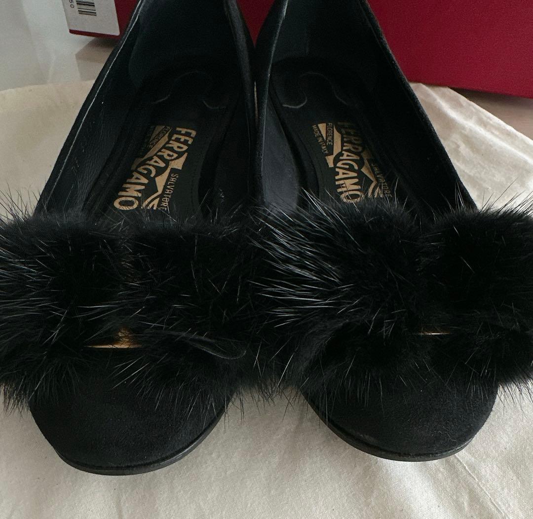 フェラガモ　ミンク ヴァラリボン フラットシューズ　サイズ5 黒　ブラウス