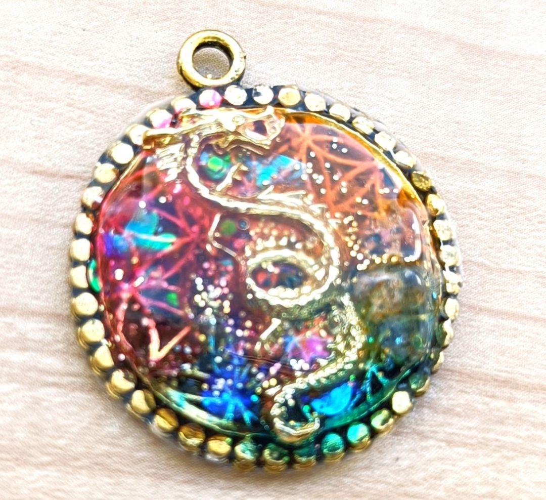 hiro様❀虹波動望みの叶い❀龍オルゴナイトペンダント