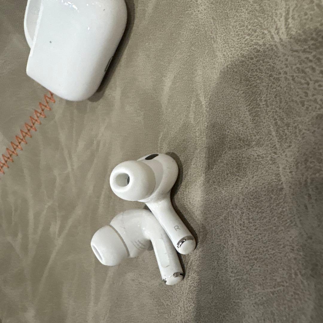 AirPods Pro 第二世代　ワイヤレスイヤホン　ライトニング