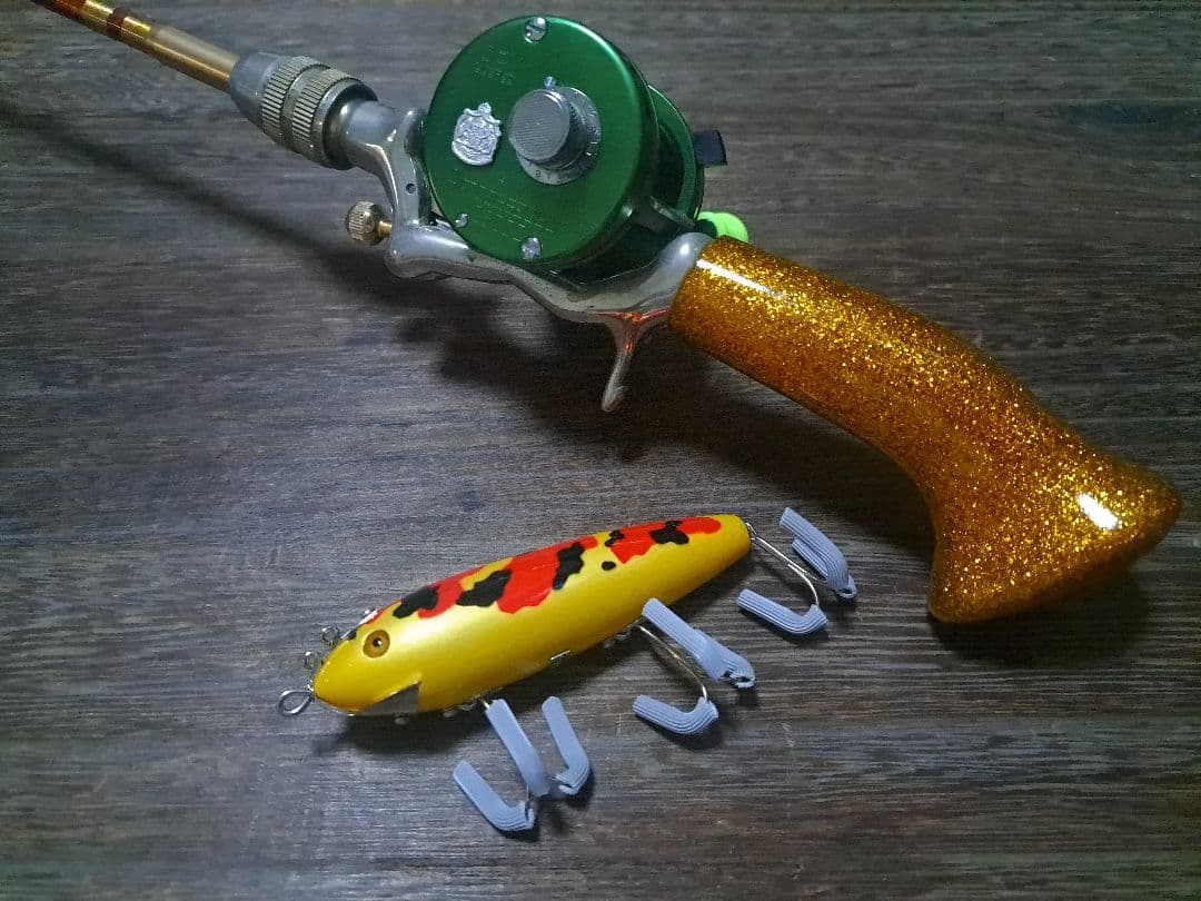 道楽　DOWLUCK 　ドウラク　ドライビングミノー　錦鯉　昭和三色