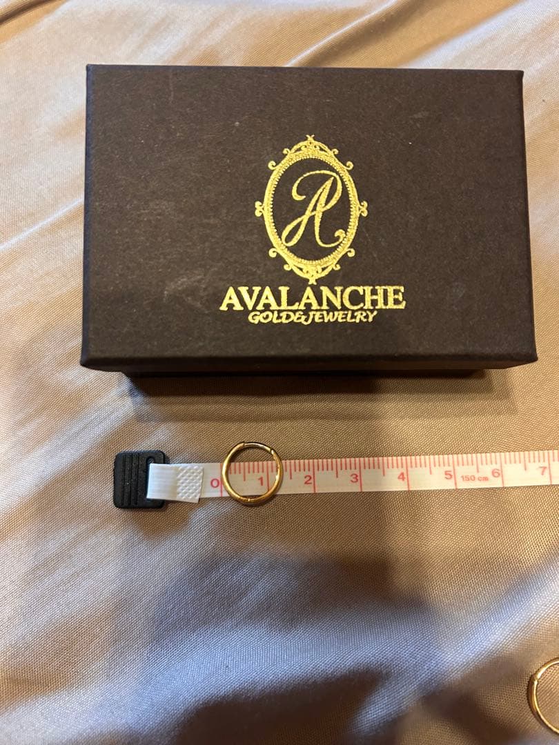 10K イエローゴールド ピアス、AVALANCHE