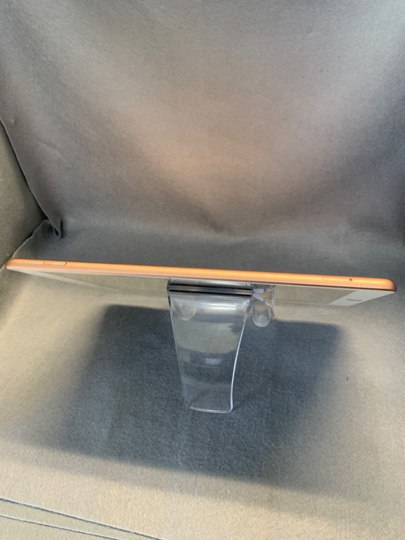 美品 SIMフリー iPad 第6世代 32GB Wi-Fi+Cellular版