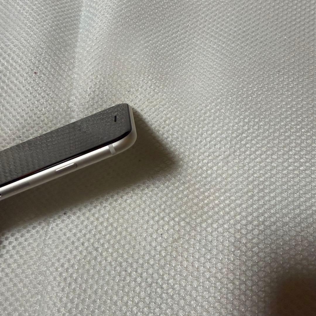 ⭐︎SIMフリー iPhoneSE 第3世代 64GB バッテリー100%