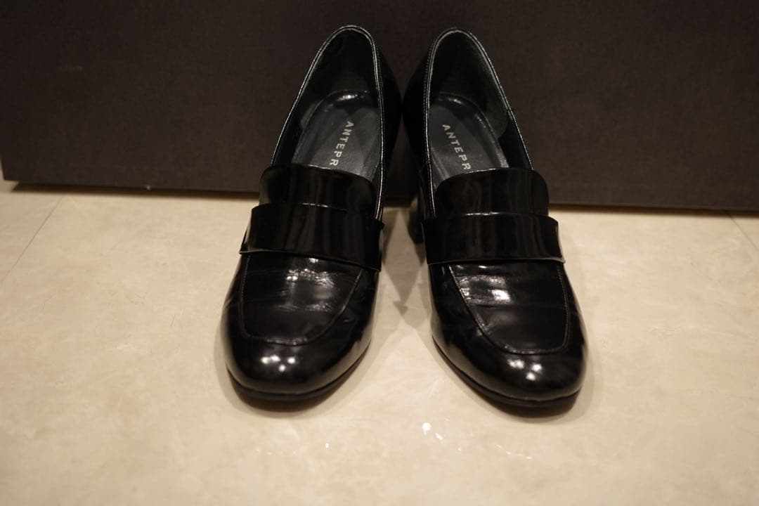 本革 エナメル ローファー ヒール 黒 ブラック 歩きやすい 万能 美品