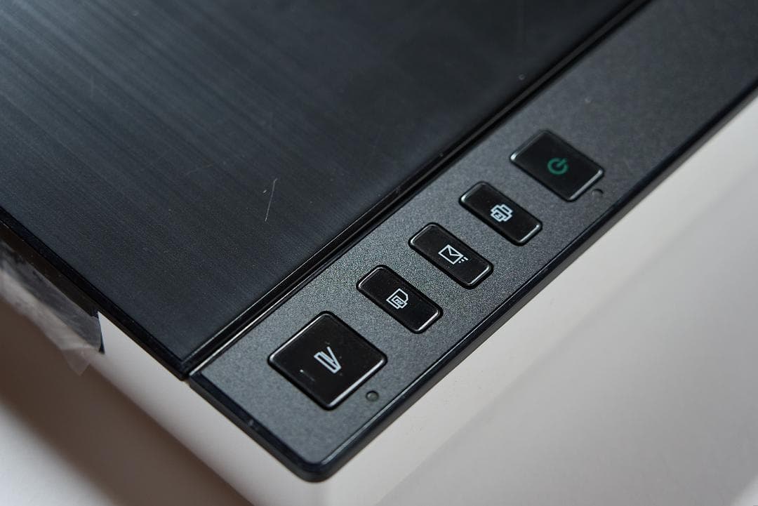 サンワサプライ　フラットベッドスキャナー A4対応 薄型