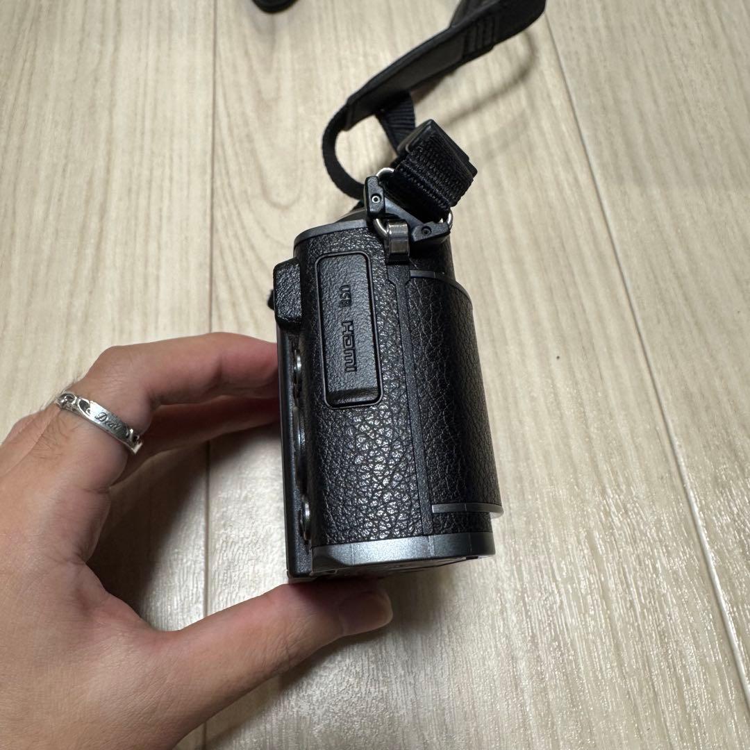 【美品】OLYMPUS PEN E-PL10 ミラーレス一眼カメラ ブラック