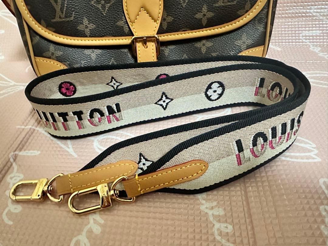 極美品LVノベルティ アンティーク ショルダーバッグ